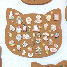 Load image into Gallery viewer, Cat Head Corkboard